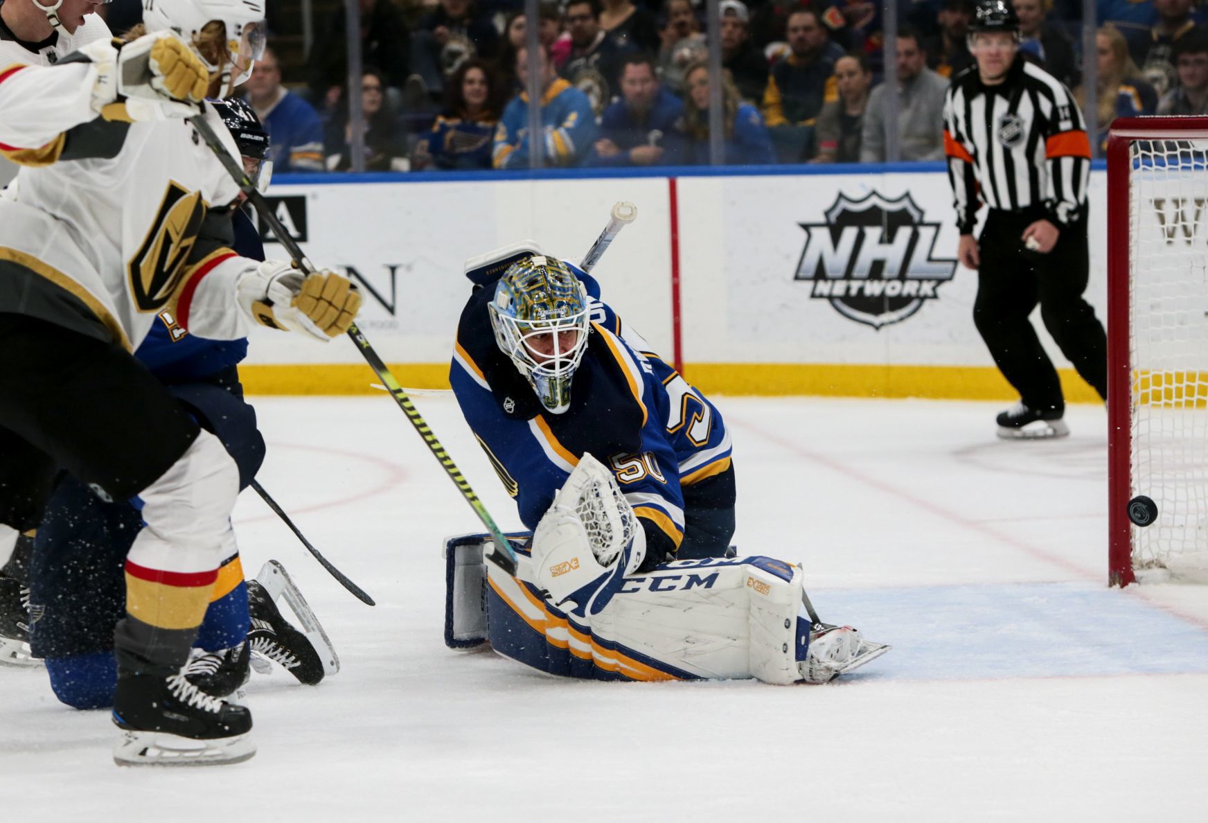 St. Louis Blues battle Las Vegas Golden Knights